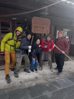 雪の降るなか、アメリカからお客さんが来てくれたよ