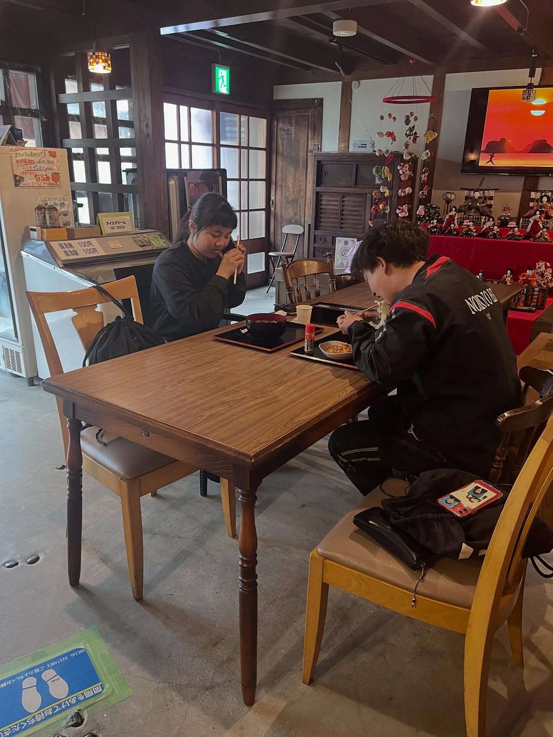 おもてなし館、今日も元気に営業中